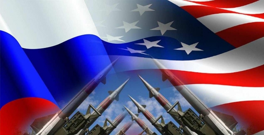 Tucker Carlson: Μια ομάδα σκοτεινών και κακόβουλων ανθρώπων θέλει να σύρει τις ΗΠΑ σε πόλεμο με τη Ρωσία