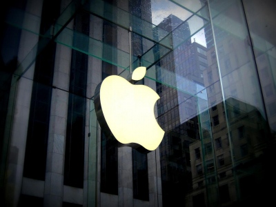 Apple: Ξεπέρασε τα 4 τρισ. δολ. η κεφαλαιοποίηση