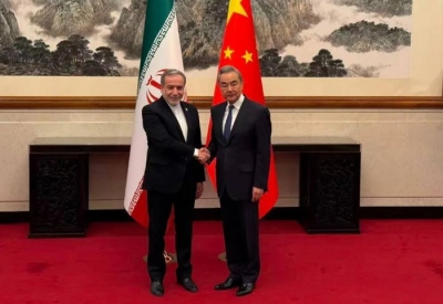 Περίγελος ο Trump… Στην Κίνα ο Ιρανός Araghchi με κρυφό σχέδιο για Περσικό και Hormuz