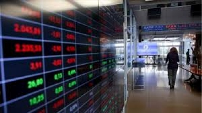Λίγο μετά το άνοιγμα του ΧΑ – Στάση αναμονής με το βλέμμα στις ξένες αγορές – Χαμηλός ο τζίρος