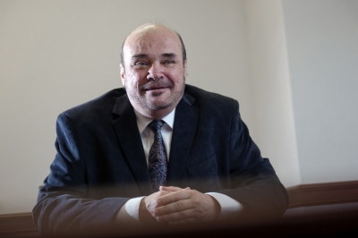 Παρέμβαση από τον θρυλικό «Μάντη», Martin Armstrong: Τον Νοέμβριο θα έχουμε είτε Trump είτε Τρίτο Παγκόσμιο Πόλεμο