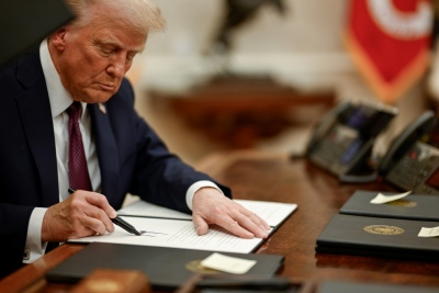 «Ραβασάκια» δασμών αρχίζει να μοιράζει ο Donald Trump – Ποιες χώρες θα πληρώσουν την αδιαλλαξία τους