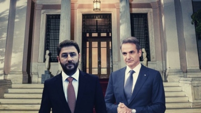 Φωτιά στο πολιτικό σκηνικό: Ο «πόλεμος» ΝΔ - Ανδρουλάκη τους σπρώχνει στον γκρεμό, ενισχύει Καρυστιανού και Κασιδιάρη