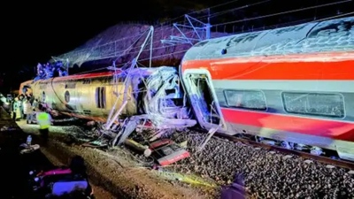 Νύχτα τρόμου στην Ισπανία: Εκτροχιασμός - σοκ δύο τρένων, δεκάδες θύματα