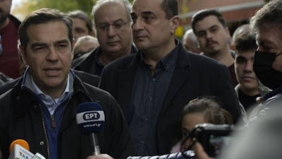 Τσίπρας: Οι πολίτες υποφέρουν - Οι εξυπνάδες Μητσοτάκη δεν μειώνουν τις τιμές σε ρεύμα και σούπερ μάρκετ