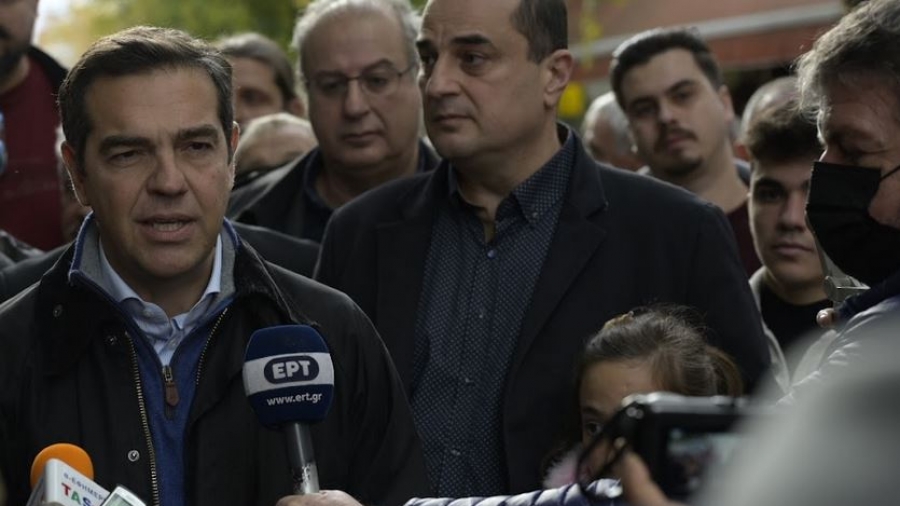 Τσίπρας: Οι πολίτες υποφέρουν - Οι εξυπνάδες Μητσοτάκη δεν μειώνουν τις τιμές σε ρεύμα και σούπερ μάρκετ