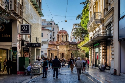 Λιανεμπόριο δύο ταχυτήτων: Κερδίζουν οι κολοσσοί, βουλιάζουν οι μικροί