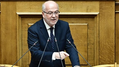 Χάος με Φλωρίδη στη Βουλή για τους Ισραηλινούς τουρίστες - Κατηγορεί την αντιπολίτευση για στήριξη στην Τουρκία