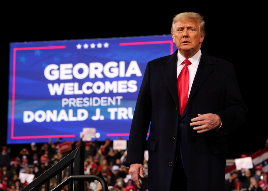 ΗΠΑ: Προθεσμία έως τις 25/8 στον Trump να παραδοθεί οικειοθελώς σε φυλακή της Georgia… για να συλληφθεί