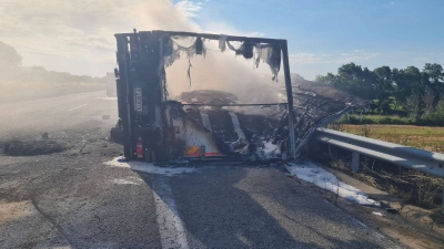 Στις φλόγες νταλίκα στην Εγνατία Οδό – Ολοσχερής καταστροφή