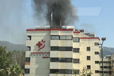 Χολαργός: Υπό έλεγχο η φωτιά στο νοσοκομείο Metropolitan