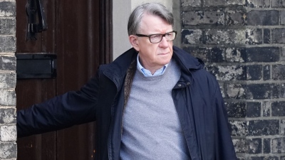 Νέα σκιά στο σκάνδαλο Mandelson: Εξαφανίστηκαν μηνύματα υπουργού μετά από κλοπή κινητού