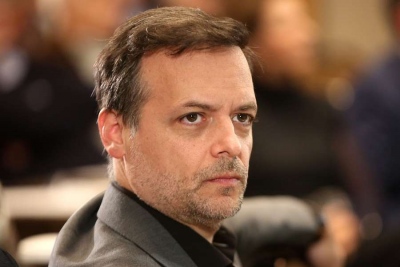 Η διγλωσσία του ΠΑΣΟΚ έφερε τη διαφοροποίηση του Δούκα