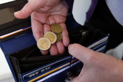 Δημοσκόπηση ΒΝ: Το 90% των πολιτών μένει με άδειες τσέπες από τα μισά του μήνα... είναι τρομερή αποτυχία