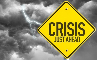 Τέλος χρόνου από «θανατηφόρα σπείρα» – «Καταστρέφουμε το σύστημα, σωθείτε στον χρυσό» γράφει οικονομολόγος