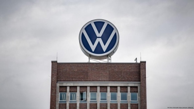 Η Volkswagen διαψεύδει τα δημοσιεύματα περί παραγωγής όπλων για το Ισραήλ