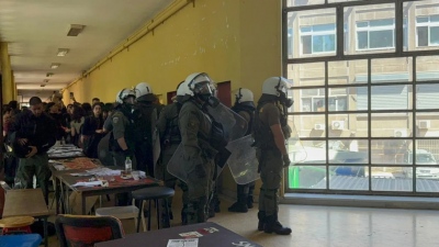 Άγρια επίθεση αντιεξουσιαστών με ρόπαλα σε φοιτητές μέσα στο ΑΠΘ με τραυματίες και προσαγωγές