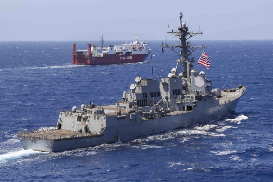 Νεκροταφείο για τάνκερ το Hormuz: Γιατί οι ΗΠΑ εσκεμμένα δεν το ανοίγουν – Το σχέδιο Trump που στέλνει το πετρέλαιο στα 300 δολ.