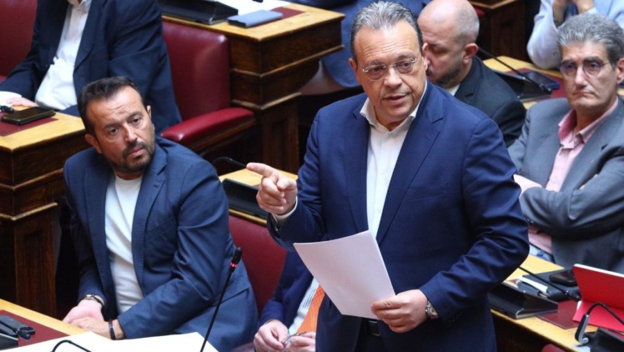 Εικόνα διάλυσης στον ΣΥΡΙΖΑ: Ο Φάμελλος το παίζει… αρχηγός και «πυροβολεί» - Έφαγε τον Παππά, κούνησε μαντήλι ο Ζαχαριάδης