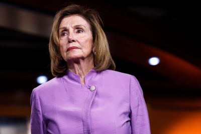 Χυδαία πρόκληση Pelosi κατά Αμερικανών – Αναρωτήθηκε γιατί ανέχονται έναν «απατεώνα σαν τον Trump»