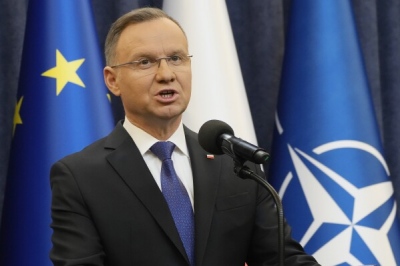 Ο Duda ο Πολωνός Πρόεδρος απειλεί το ΝΑΤΟ με κλείσιμο του κέντρου στρατιωτικής βοήθειας για την Ουκρανία