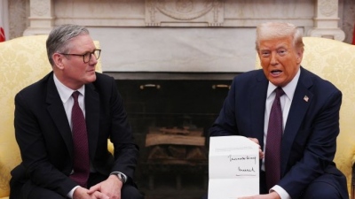 Trump κατά Starmer: Απέτυχε παταγωδώς σε μετανάστευση και ενέργεια – Θα παραιτηθεί