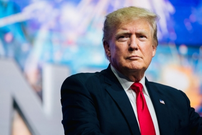 Trump κατά Biden: Οι ΗΠΑ δεν συνορεύουν με την… Ουκρανία αλλά με το Μεξικό – Μύδροι για McConnell και Pence