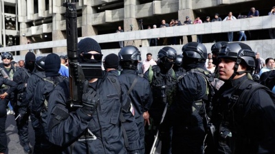 Aνατροπή: H Βενεζουέλα κήρυξε επιστράτευση για να διασώσει το πετρέλαιο της, πυροβολισμοί στο Καράκας - Σοκ στις ΗΠΑ
