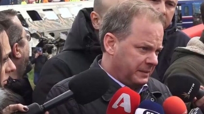 Από το «δεν παίζουμε με την ασφάλεια των επιβατών» στο δυστύχημα στα Τέμπη - Τα... δάκρυα του Καραμανλή