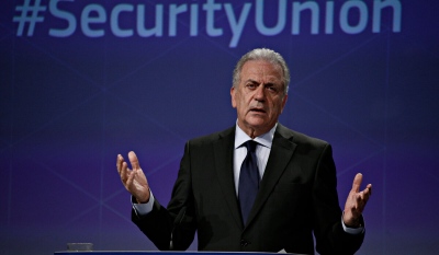Politico: Οι Βέλγοι κάλεσαν τον Αβραμόπουλο να καταθέσει για QatarGate, αλλά δεν προσήλθε