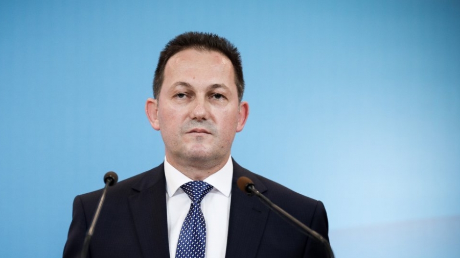 Πέτσας σε ΣΥΡΙΖΑ: Η αποσπασματική προβολή της φράσης μου διαστρεβλώνει την αλήθεια - Αναφερόμουν στην προσαρμοστικότητα του ανθρώπου ιστορικά