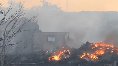 Ωραιόκαστρο Θεσσαλονίκης: Συνεχίζεται η κατάσβεση στο εργοστάσιο ανακύκλωσης - Ξεκινά η καταγραφή ζημιών, σύσκεψη με Κατσαφάδο