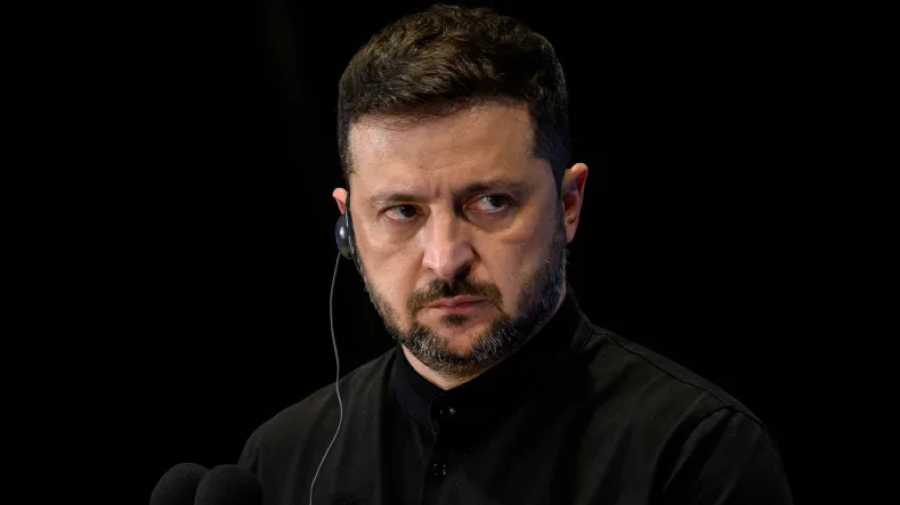 «Ξεγυμνώθηκε» ο Zelensky - Ανάλυση του Politico για τον αυταρχικό ηγέτη της Ουκρανίας - Προεδρικά διατάγματα ακυρώνουν τη Δημοκρατία