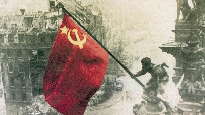 «Σοσιαλισμός ή βαρβαρότητα» – Ρώσος οικονομολόγος: Η ΕΕ θα καταλήξει ερείπια, κέντρα αντίστασης οι Κίνα και Βόρεια Κορέα