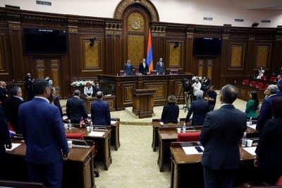 Αρμενία: Το κόμμα του Pashinyan εξασφαλίζει 64 έδρες στο νέο κοινοβούλιο – Η αντιπολίτευση καταγγέλλει παρατυπίες, ζητά επανακαταμέτρηση