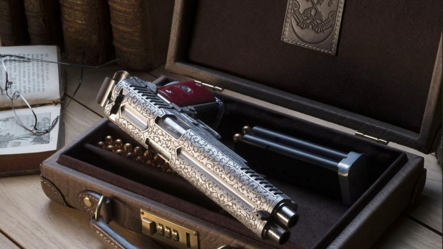 Σαρανταπεντάρι Arsenal Firearms 2011, ένας δικέφαλος δράκος που εκπνέει... φλόγες