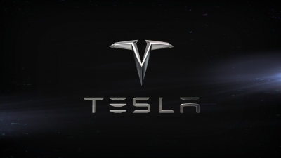 Γκάζι στην παραγωγή από την Tesla: 7.500 αυτοκίνητα την εβδομάδα και χιλιάδες νέες θέσεις εργασίας