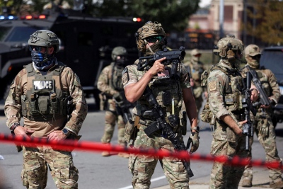 Πόλεμος στο Σικάγο – Μπαίνει η εθνοφρουρά, συλλήψεις Κυβερνήτη και Δημάρχου απαιτεί ο Trump