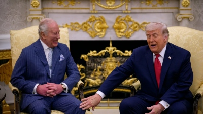 Ο Trump «υποκλίθηκε» στον Κάρολο: Καταργεί τους δασμούς στο σκωτσέζικο ουίσκι μετά τη βασιλική επίσκεψη