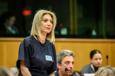 Μ. Καρυστιανού σε Άδωνι: Αποκρούω τη δειλή σας προσέγγιση και σας ξεμπροστιάζω