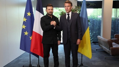 Όνειρα θερινής νυκτός - Ο Macron σε παράλληλο σύμπαν δηλώνει: Αυξάνεται η πίεση στη... Ρωσία