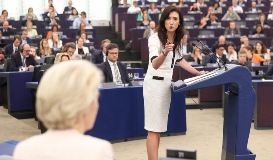 Πολωνή ευρωβουλευτής προς Von der Leyen: Ήρθε ο καιρός να σ' τα πω ευθέως, έπρεπε να ήσουν στη φυλακή, όχι στην Κομισιόν