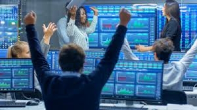 Λίγο μετά το άνοιγμα του ΧΑ – Πάνω από τις 1.000 μονάδες για πρώτη φορά από το Δεκέμβριο του 2014