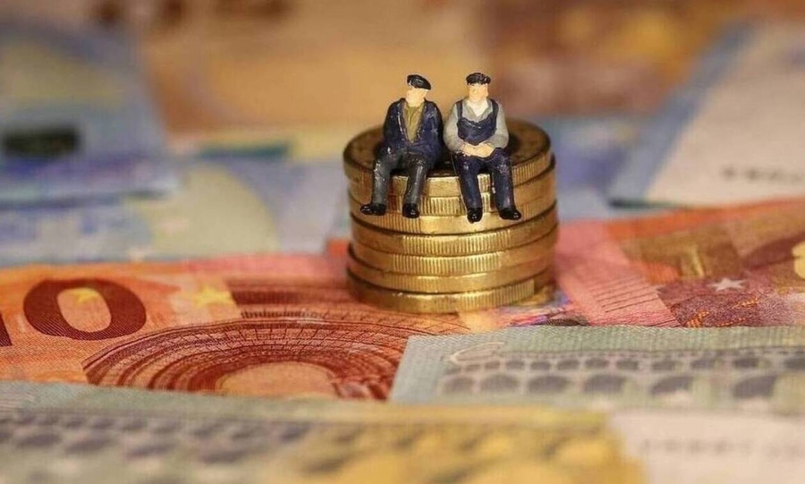 ΑΑΔΕ: Ψυχρολουσία σε συνταξιούχους – Χάος με τα αναδρομικά και νέα ταλαιπωρία