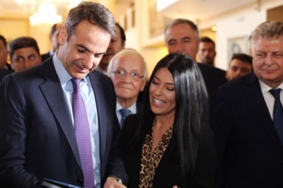 Στενεύουν τα περιθώρια για Μητσοτάκη - Μόνες επιλογές η αλλαγή εκλογικού νόμου και συγκυβέρνηση με Λατινοπούλου το 2027