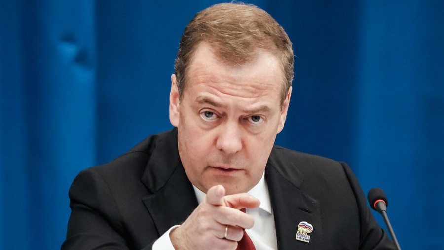 Medvedev: Το όραμα του Trump για Big 5 με συμμετοχή της Ρωσίας είναι χαστούκι στο αλαζονικό πρόσωπο της Ευρώπης