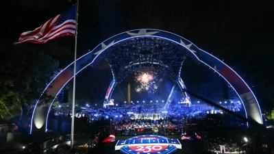 Ενθουσιασμός στη νεολαία των ΗΠΑ για Trump - Το UFC στον Λευκό Οίκο έγραψε ιστορία - Μάχες, φαντασμαγορικά σόου και πολύ… Αμερική