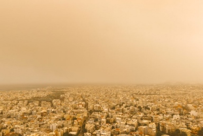 Τοξικός ο αέρας στην Κρήτη - Η έκτακτη ενημέρωση της Περιφέρειας για τη μεταφορά αφρικανικής σκόνης
