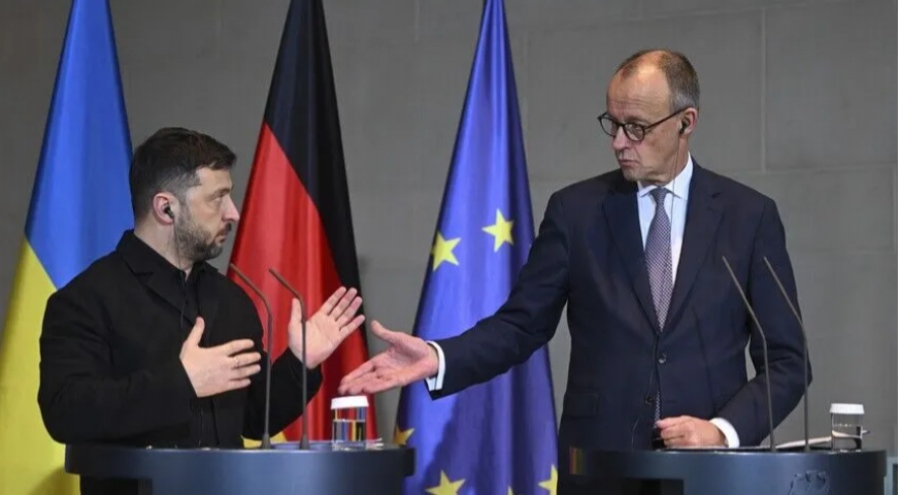 Merz προς Zelensky : Η Γερμανία θα συνεχίσει να παρέχει στήριξη την Ουκρανία