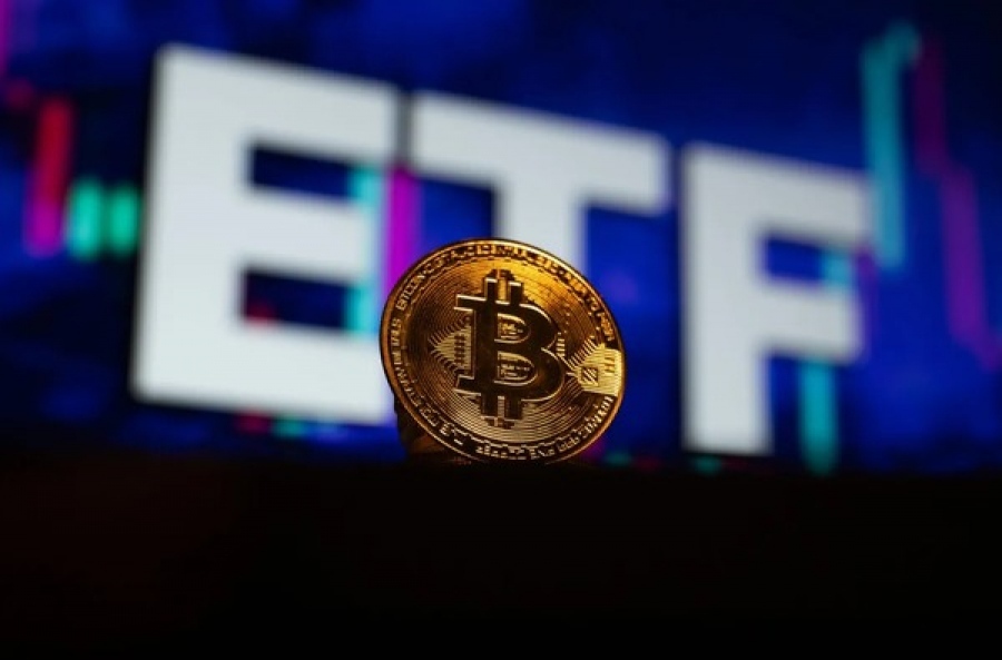 Historical turnaround in Bitcoin ETFs as outflow wave ends – Institutional investors return, but risks loom